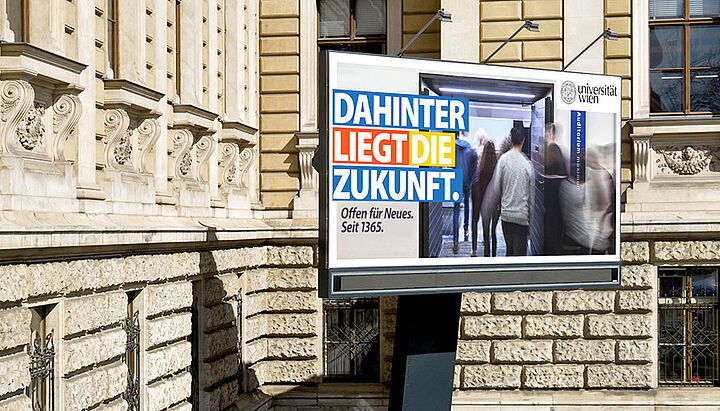 Billboard mit Sujet "Dahinter liegt die Zukunft"